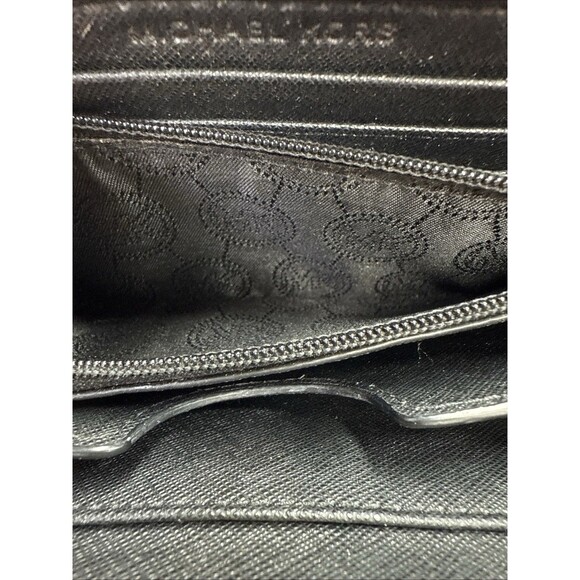 Michael Kors Susannah Black Zip Quilted Continental - No Wrist Strap - Picture 8 of 10